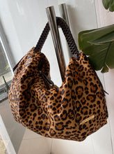 Carregar imagem no visualizador da galeria, Bolsa MORGANA em couro legítimo