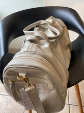 Carregar imagem no visualizador da galeria, Mala de Viagem HELSINK em couro legítimo