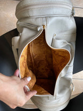 Carregar imagem no visualizador da galeria, Mala de Viagem HELSINK em couro legítimo