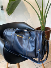 Carregar imagem no visualizador da galeria, Mala de Viagem HELSINK em couro legítimo