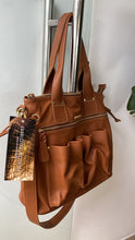 Carregar imagem no visualizador da galeria, Bolsa BARCELONA em couro legítimo