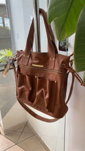 Carregar imagem no visualizador da galeria, Bolsa BARCELONA em couro legítimo