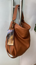 Carregar imagem no visualizador da galeria, Bolsa TAILÂNDIA em couro legítimo
