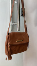 Carregar imagem no visualizador da galeria, Bolsa ATENAS em couro legítimo
