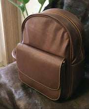 Carregar imagem no visualizador da galeria, Mochila MONTREAL em couro legítimo