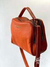 Carregar imagem no visualizador da galeria, Bolsa NÁPOLI em couro legítimo