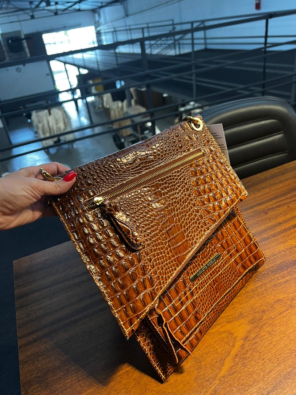 Bolsa DIJON em couro legítimo