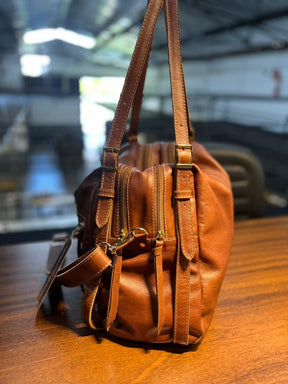 Bolsa NORUEGA em couro Legítimo