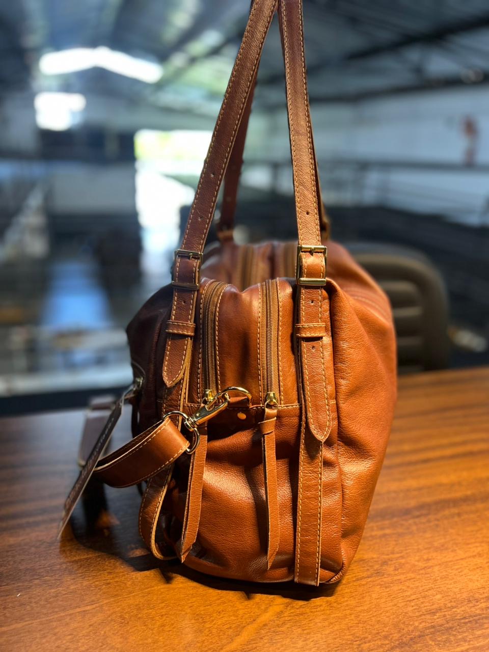 Bolsa NORUEGA em couro Legítimo