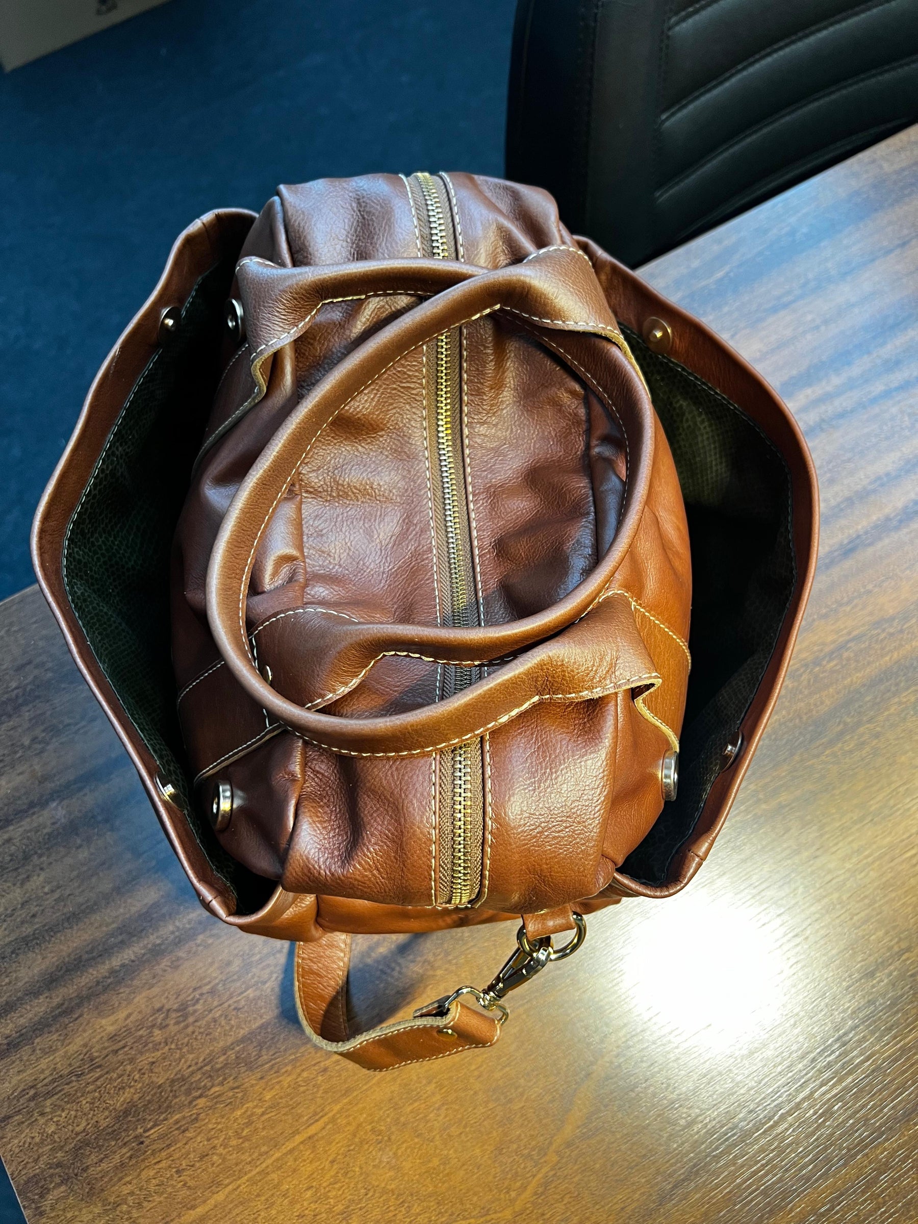 Bolsa BUENOS AIRES em couro legítimo