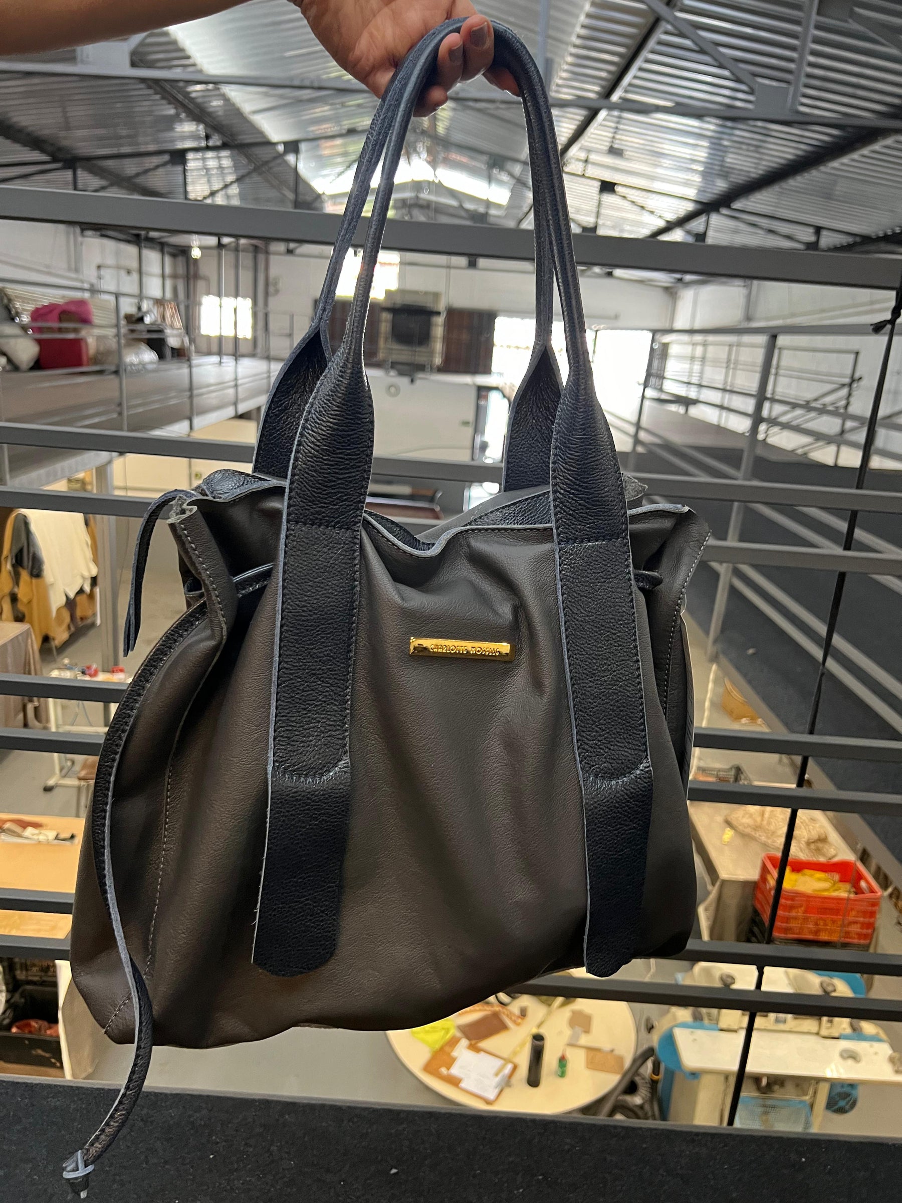 Bolsa SANTORINI em couro legítimo