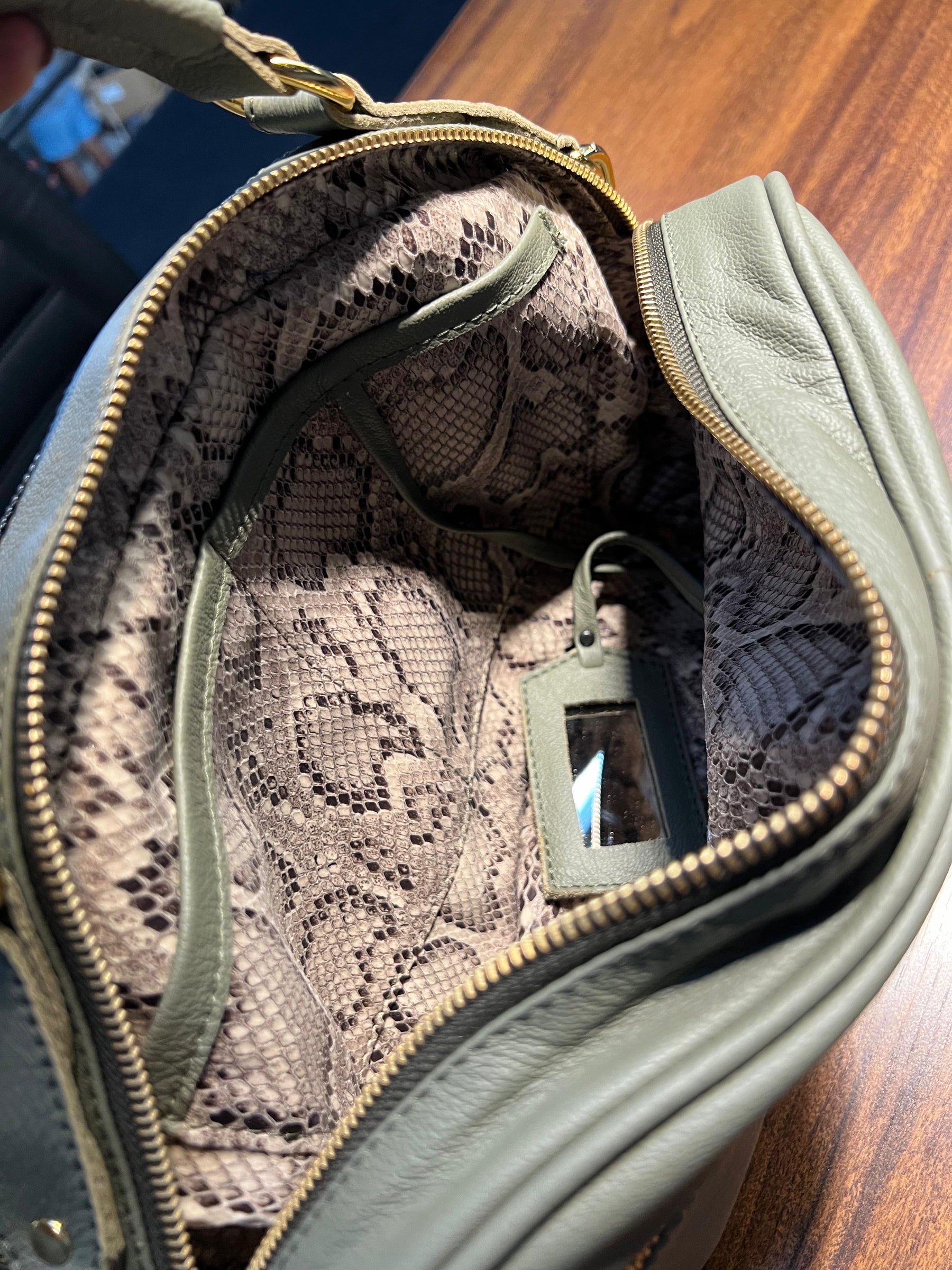 Bolsa MÔNACO em couro legítimo