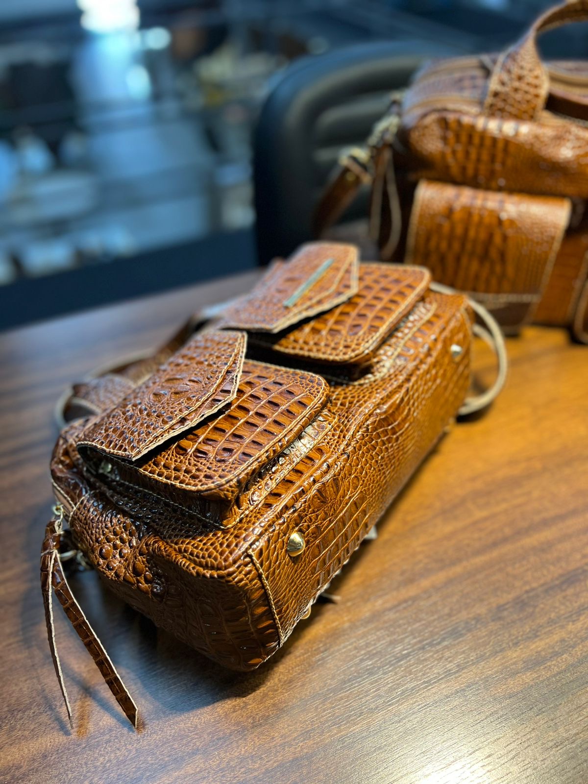 Bolsa COPENHAGEN em couro legítimo