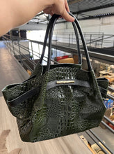 Carregar imagem no visualizador da galeria, LANÇAMENTO! Bolsa BONATA em couro legítimo
