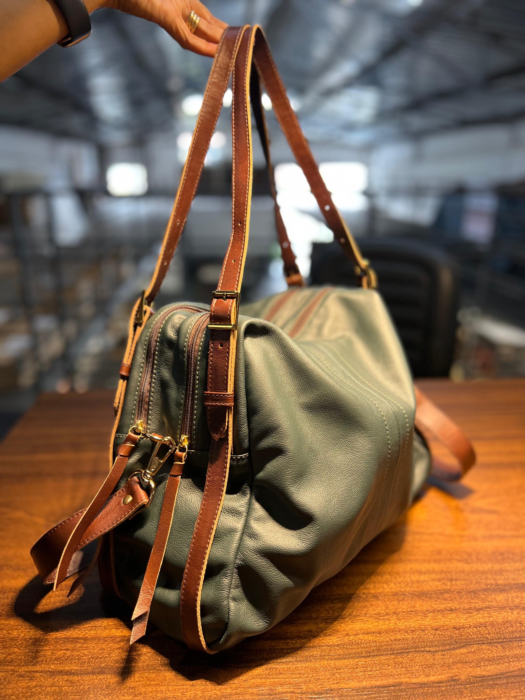 Bolsa NORUEGA em couro Legítimo