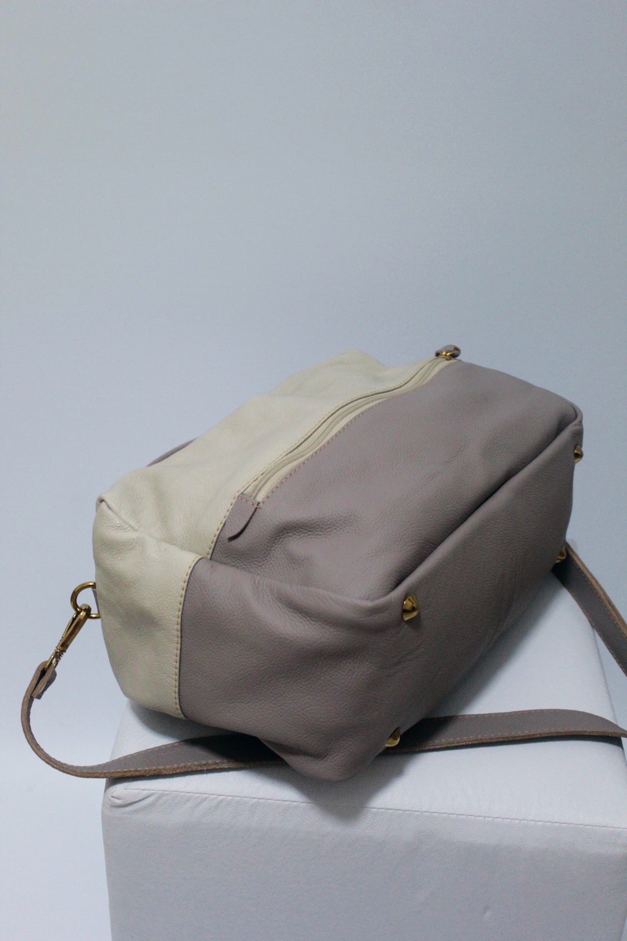 Bolsa SAVANA em couro legítimo de