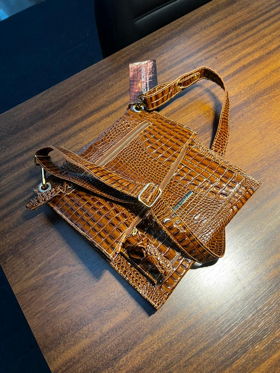 Bolsa DIJON em couro legítimo
