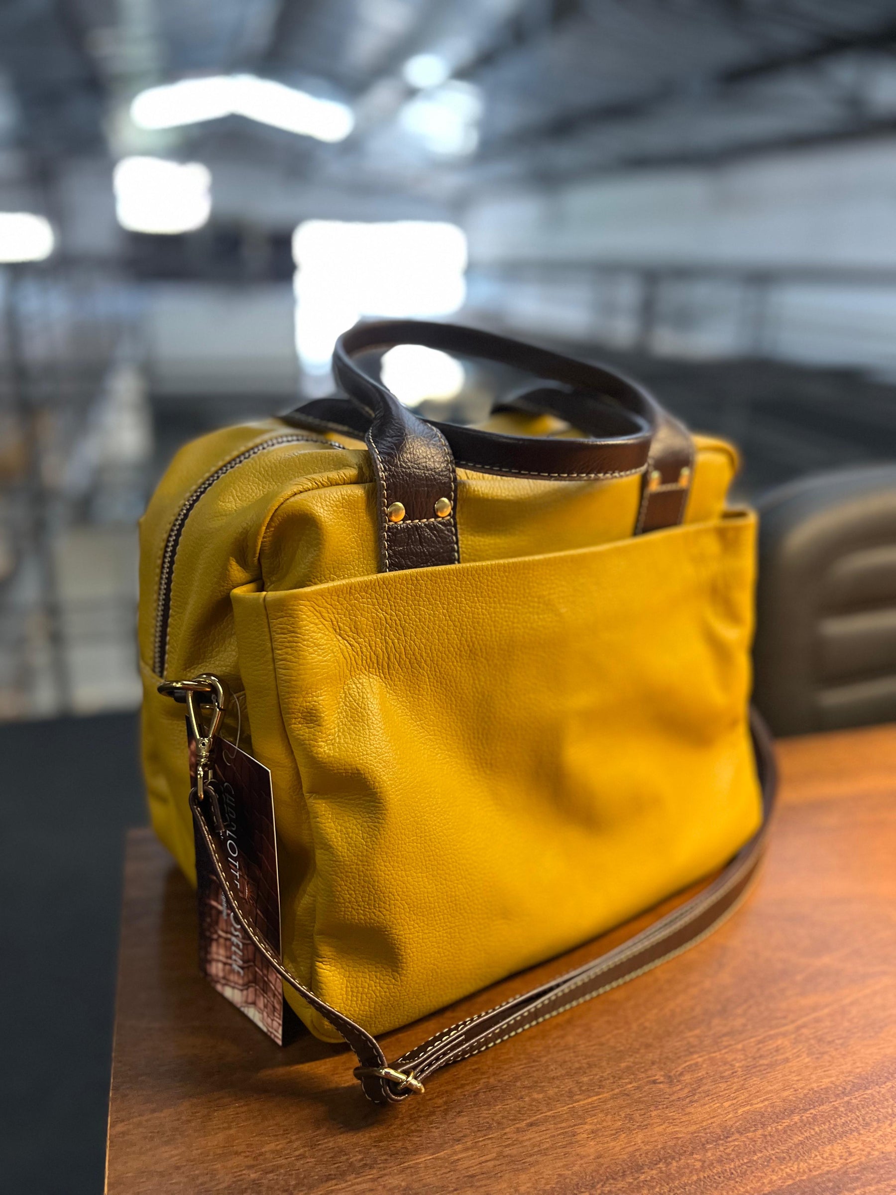 Bolsa BUENOS AIRES em couro legítimo