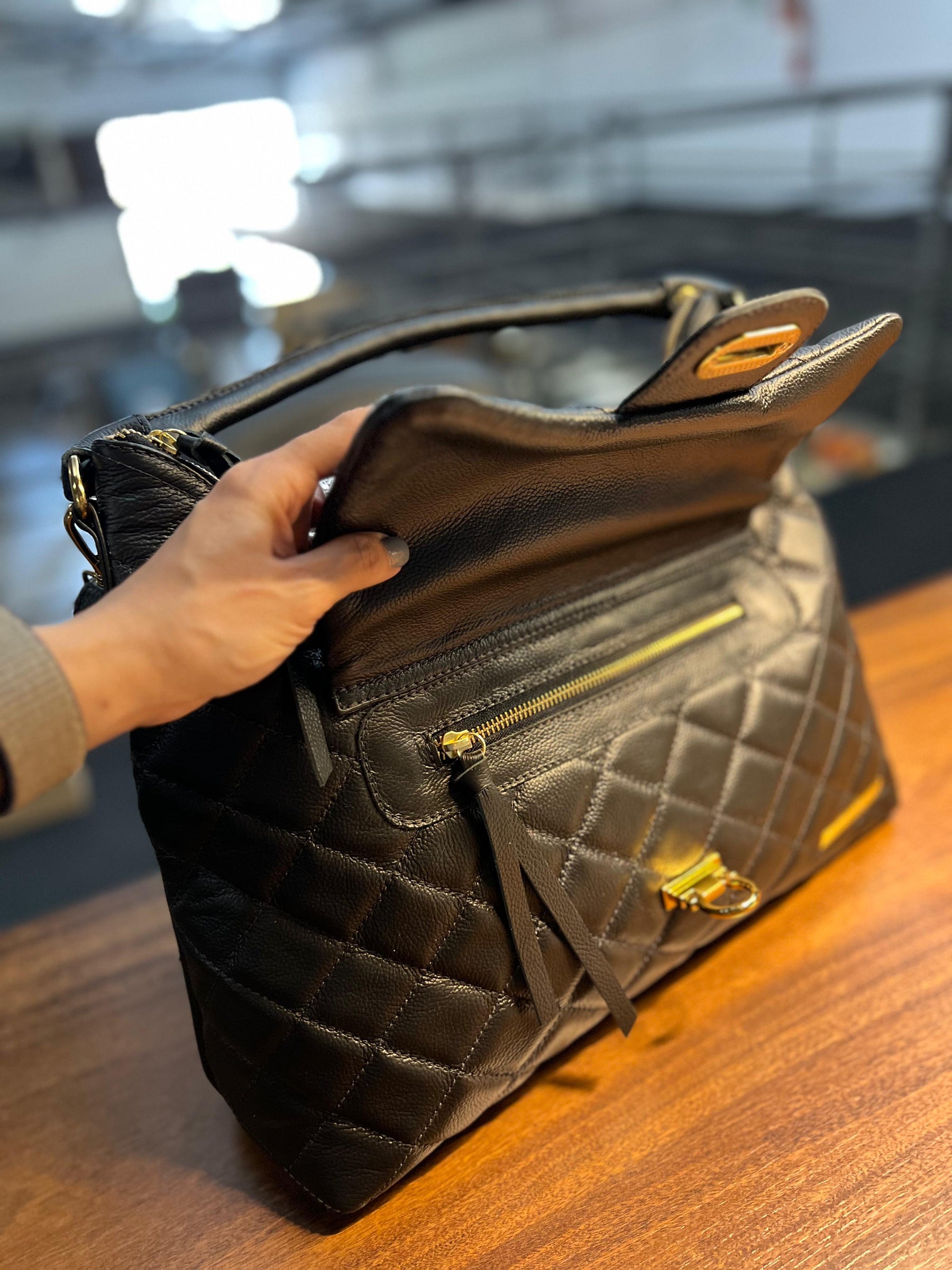 Lançamento! Bolsa ROMÊNIA em couro legítimo