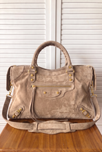 Carregar imagem no visualizador da galeria, Bolsa SPALLA (inspiração Balenciagga) em couro legítimo
