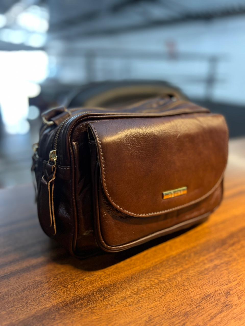 Bolsa GREGA em couro legítimo