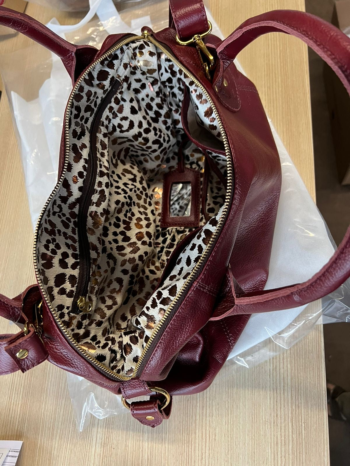 Bolsa ITÁLIA em couro legítimo