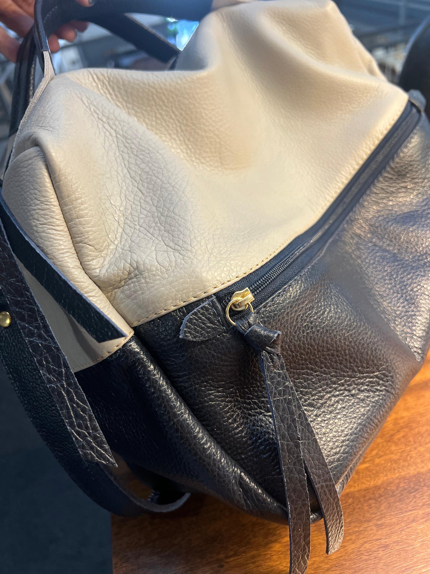 Bolsa SAVANA em couro legítimo de