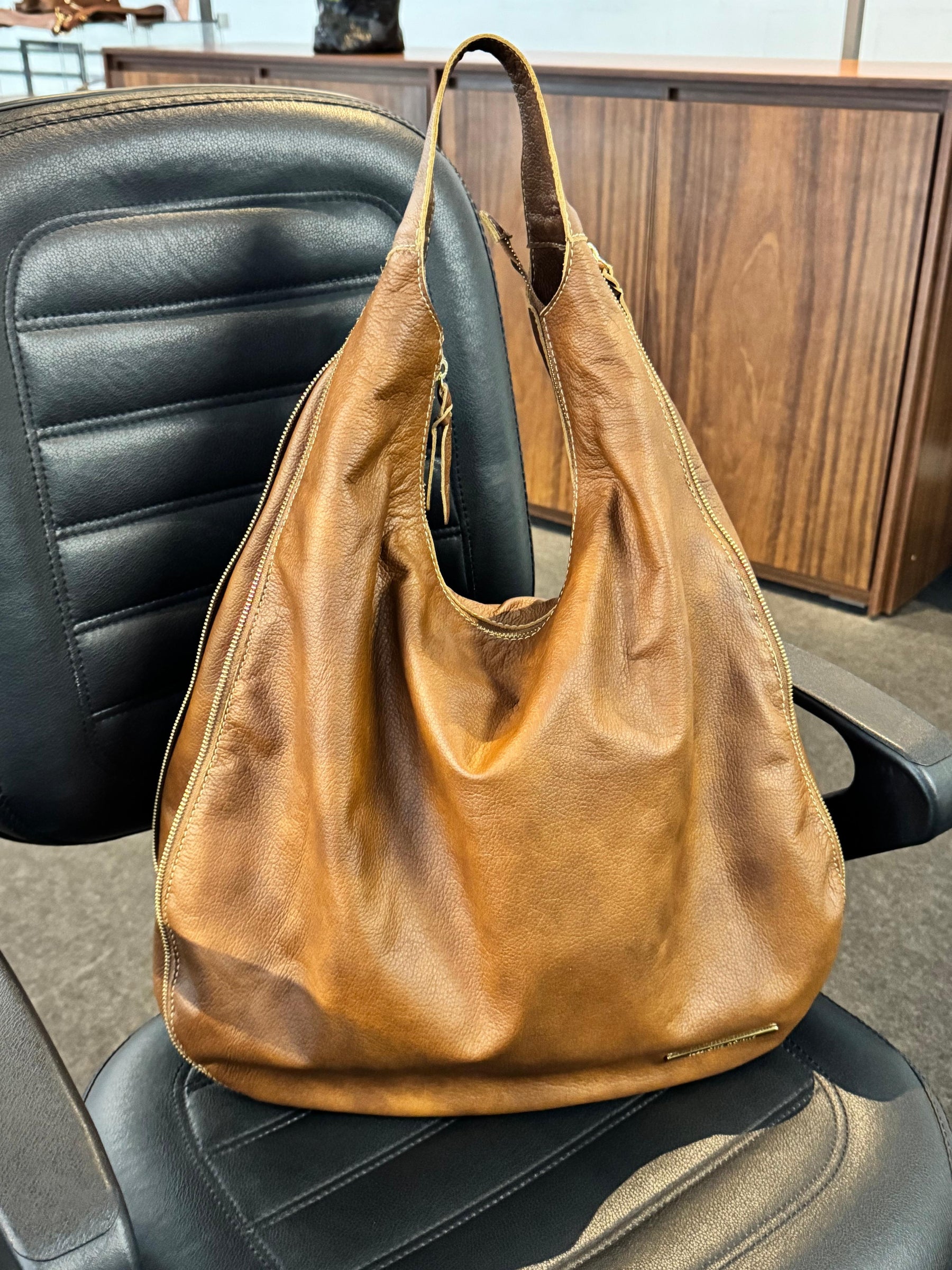 Bolsa BANGKOK em couro legítimo