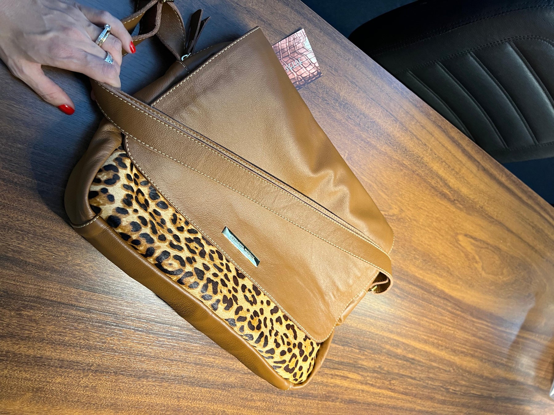 PRÉ LANÇAMENTO - Bolsa Carteiro MANCHESTER em couro legítimo