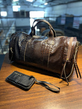 Carregar imagem no visualizador da galeria, Mala de Viagem HELSINK em couro legítimo
