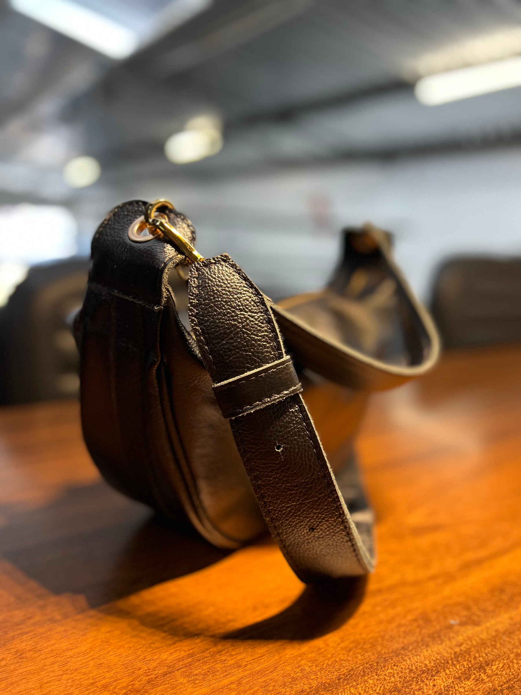 Bolsa MALIBU em couro legítimo