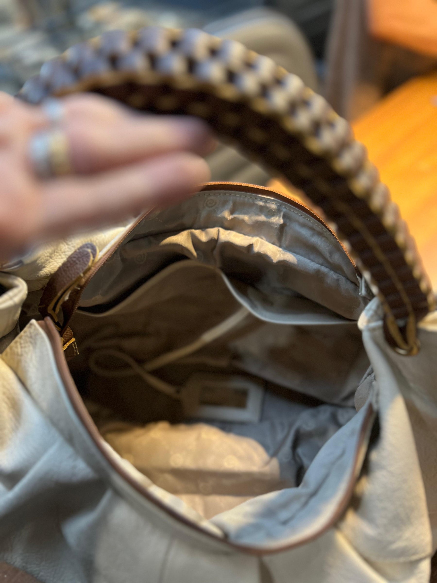 Bolsa MORGANA em couro legítimo