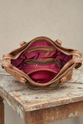 Bolsa SPALLA (inspiração Balenciagga) em couro legítimo