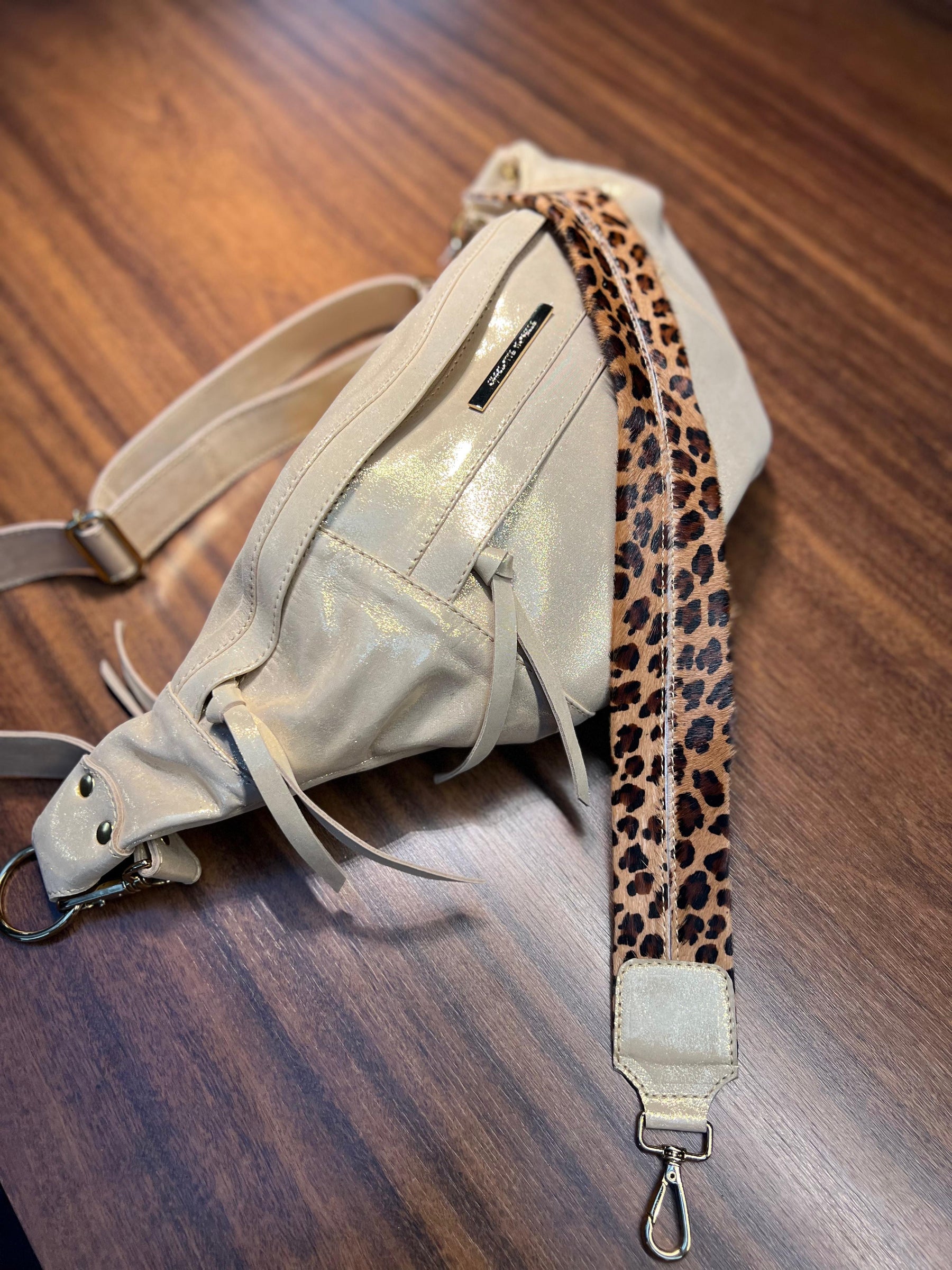 Bolsa IPANEMA em couro legítimo