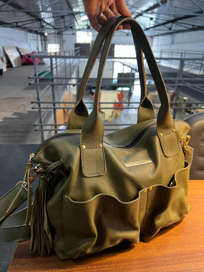 Bolsa IBIZA em couro legítimo