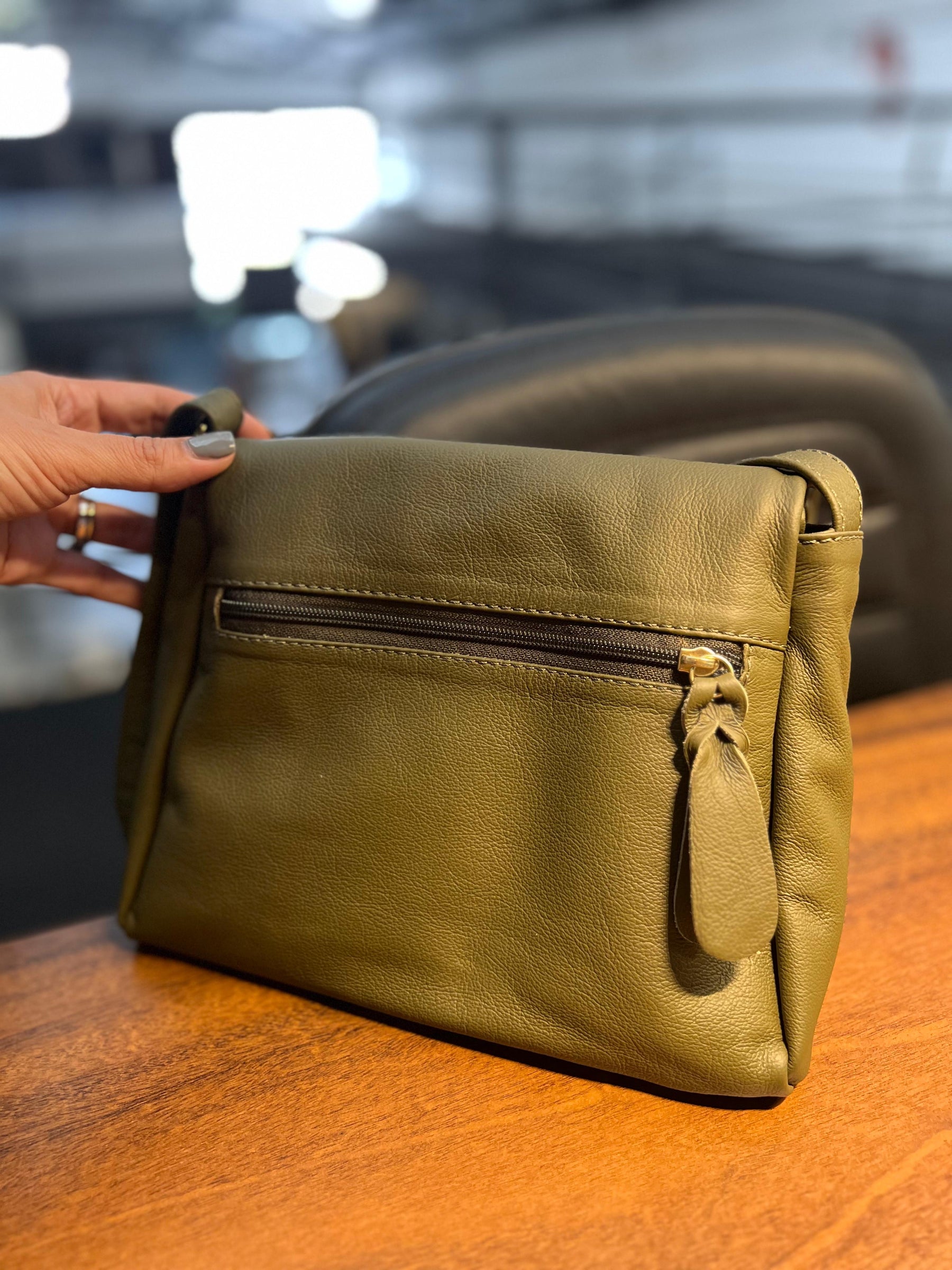 Bolsa ATENAS em couro legítimo