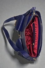 Carregar imagem no visualizador da galeria, Bolsa KASTELLET em couro legítimo
