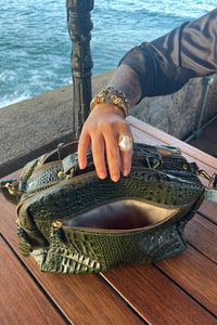 Bolsa SUÍÇA em couro legítimo