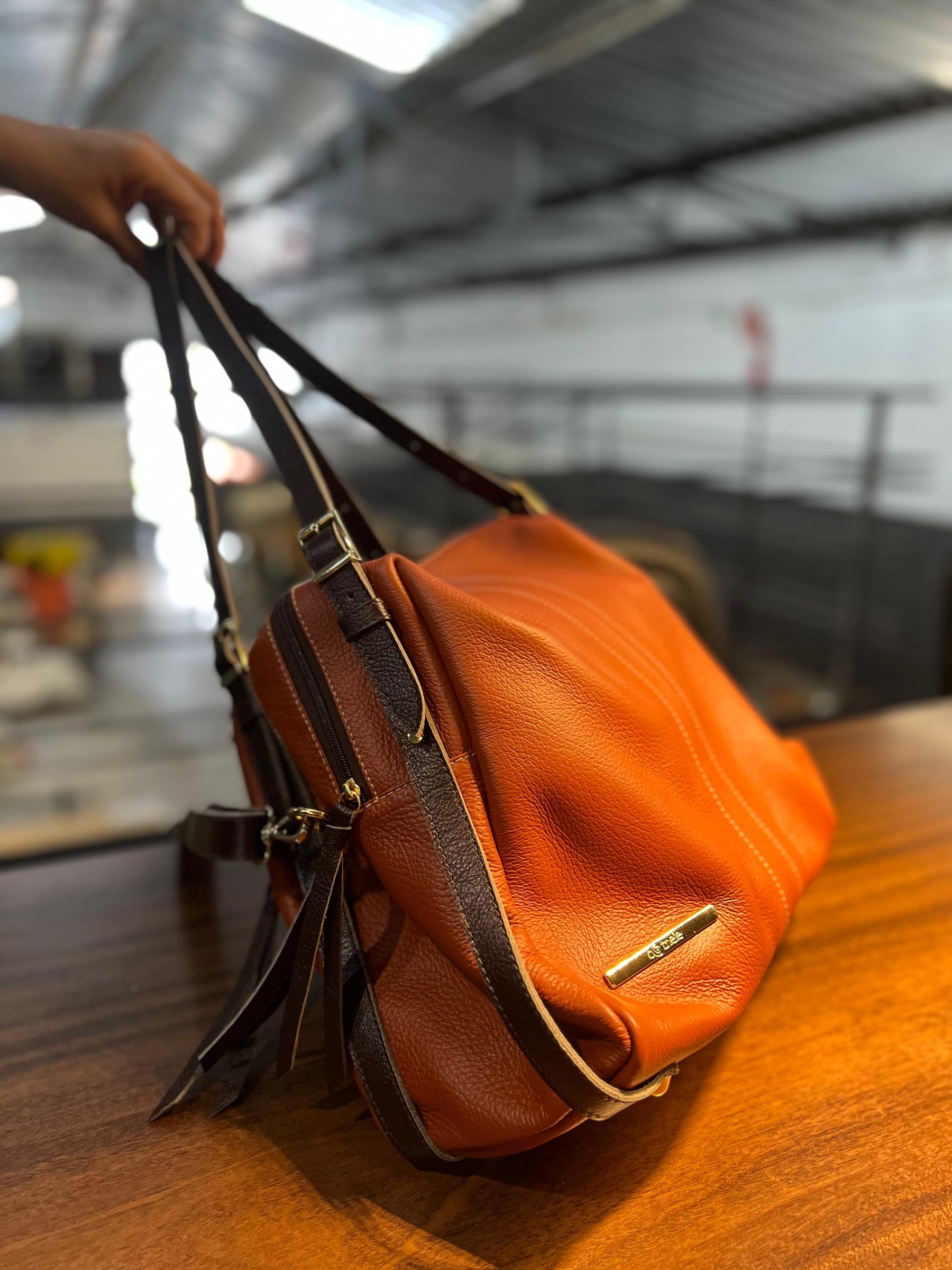 Bolsa NORUEGA em couro Legítimo