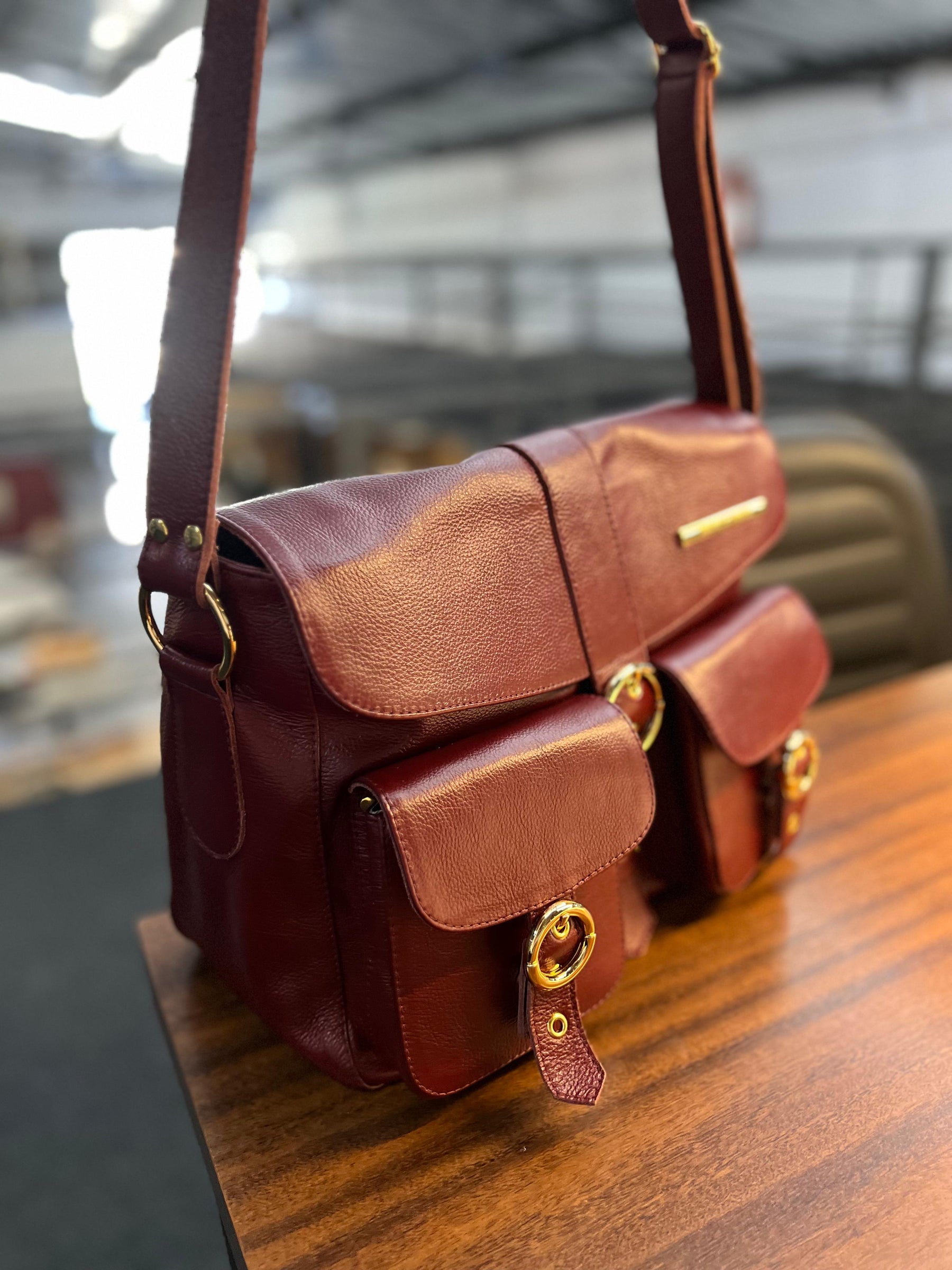 Bolsa KASTELLET em couro legítimo