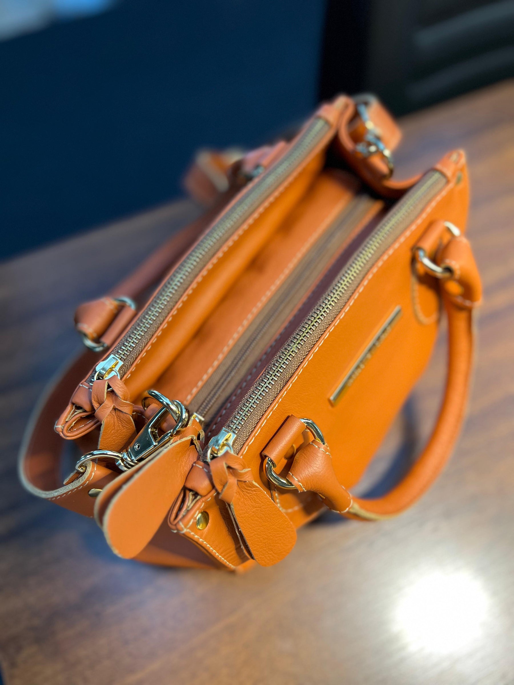Bolsa TESS em matelassê couro legítimo