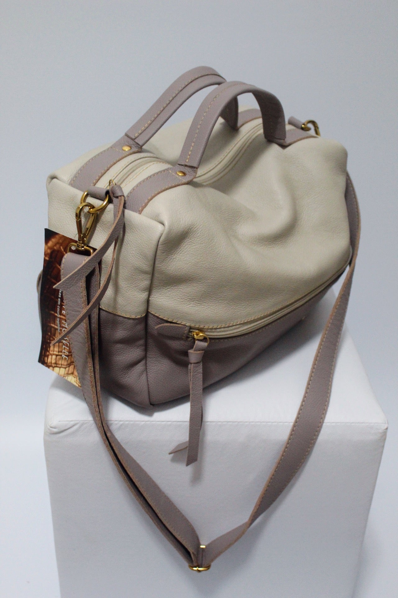Bolsa SAVANA em couro legítimo de