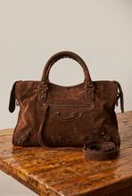 Carregar imagem no visualizador da galeria, Bolsa SPALLA (inspiração Balenciagga) em couro legítimo
