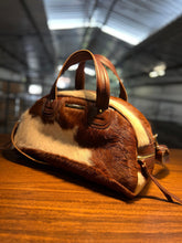 Carregar imagem no visualizador da galeria, Bolsa ROTERDÃ em couro legítimo
