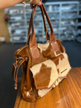Carregar imagem no visualizador da galeria, Bolsa COSTA RICA em couro legítimo
