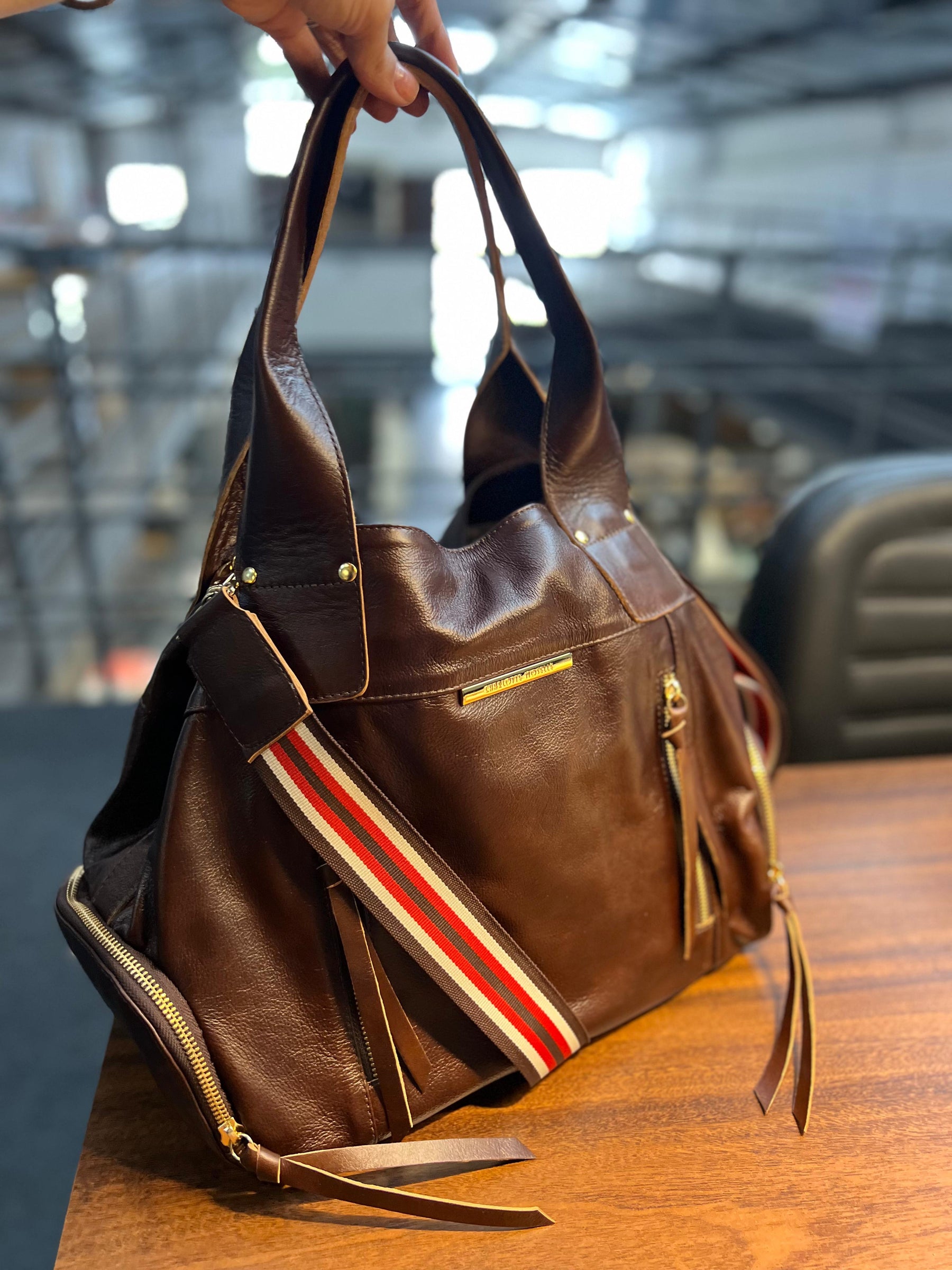 Bolsa MONTEVIDÉO em couro legítimo