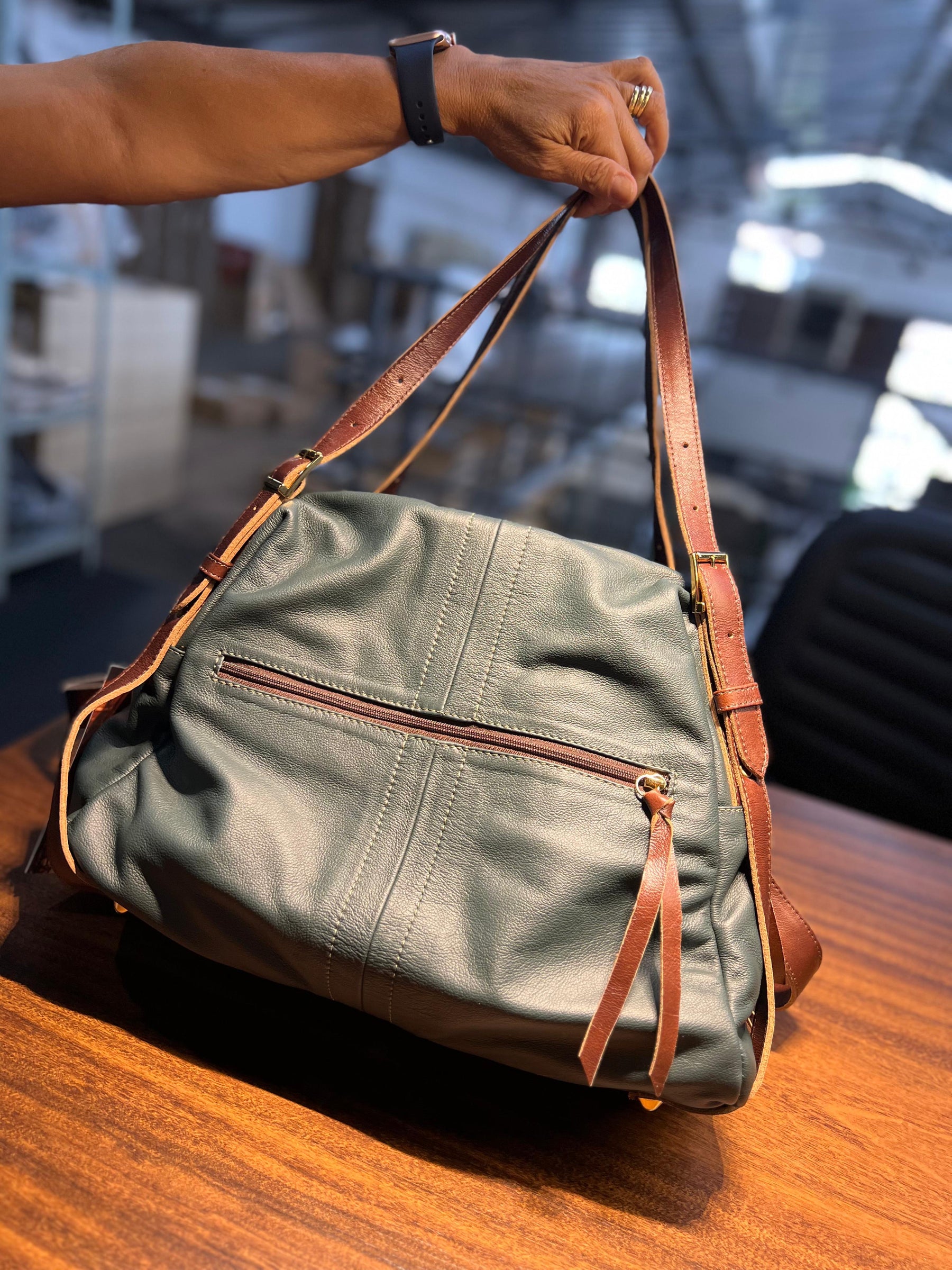 Bolsa NORUEGA em couro Legítimo