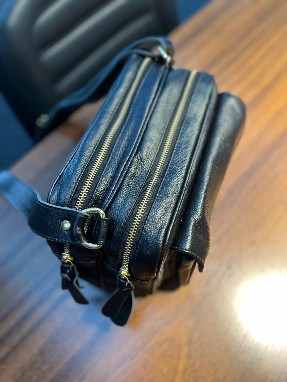 Bolsa GREGA em couro legítimo