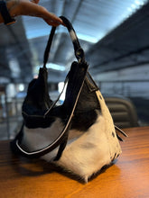 Carregar imagem no visualizador da galeria, Lançamento! Bolsa ROMÊNIA em couro legítimo
