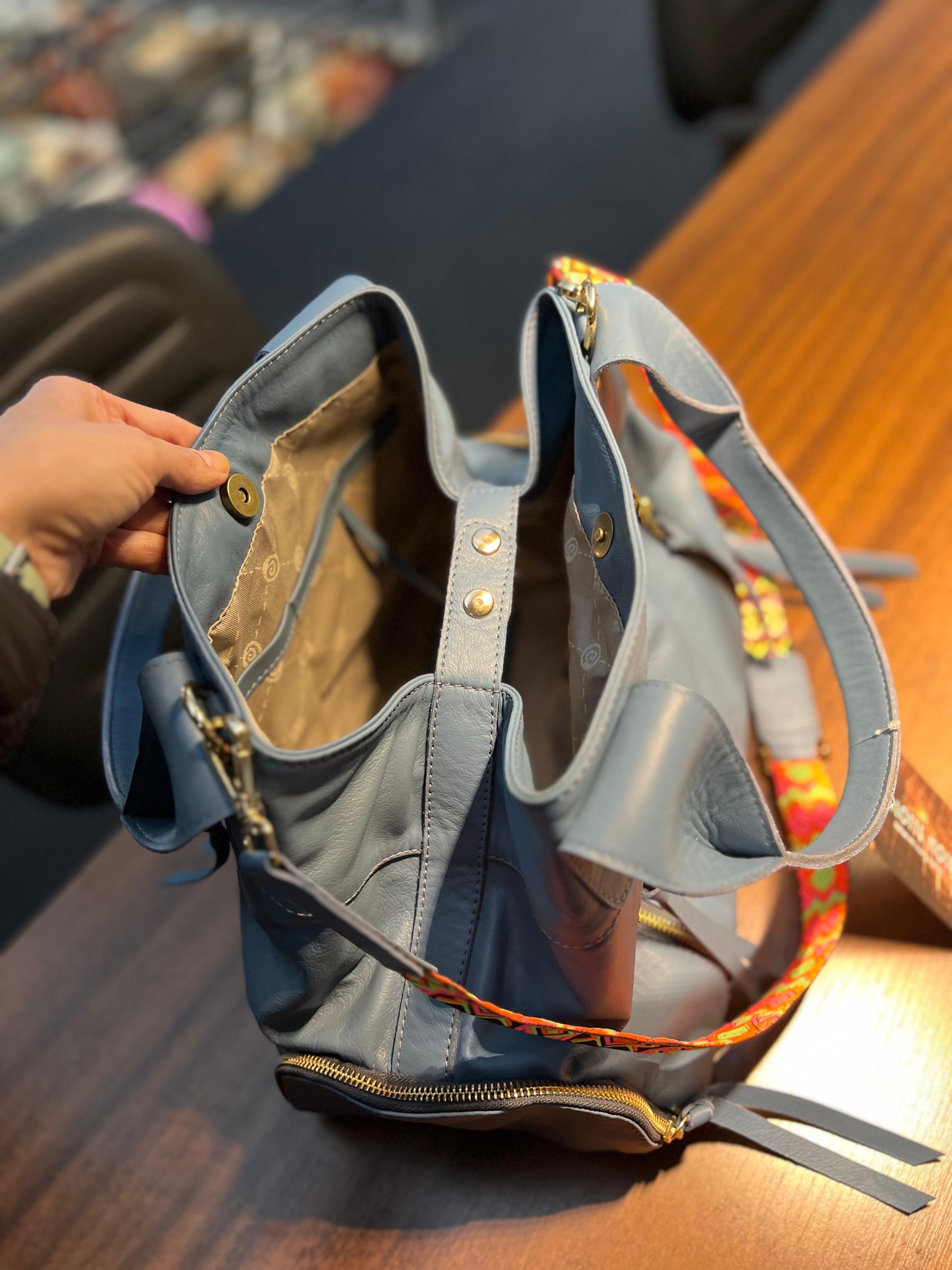 Bolsa MONTEVIDÉO em couro legítimo